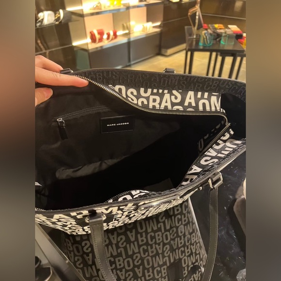 Black White Marc Jacobs Women Tote with Zipper - Picture 7 of 8